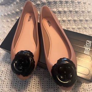 NWT ⭐️MELISSA ⭐️ Doll Fem Pink/Black Size 8